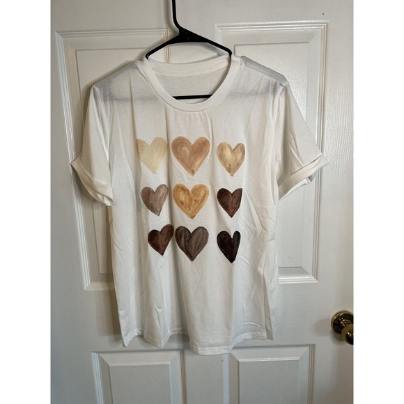 Unbranded Tops - Women’s White Heart Graphic Short Sleeve T-shirt Size Medium NWOT